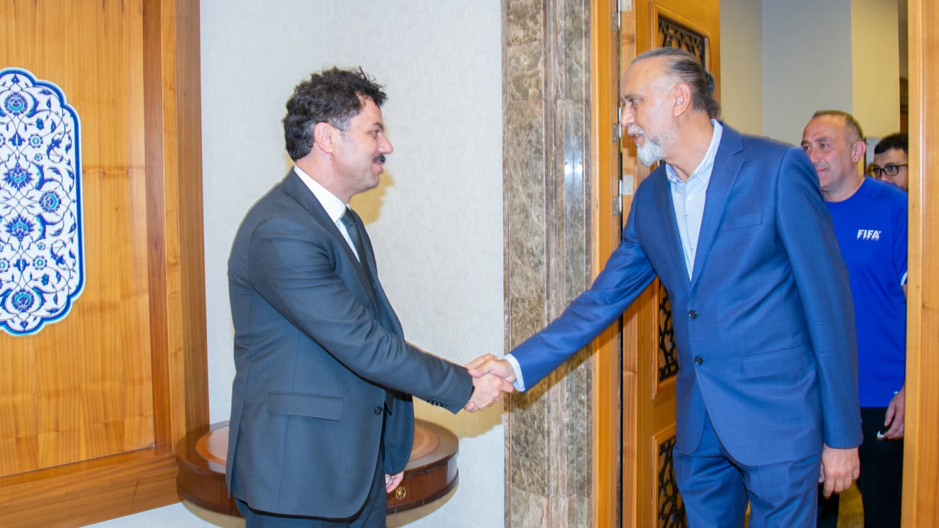 Türkiye’yi İtalya’da temsil edecek şampiyonlar, Rektör Yılmaz’ı ziyaret etti